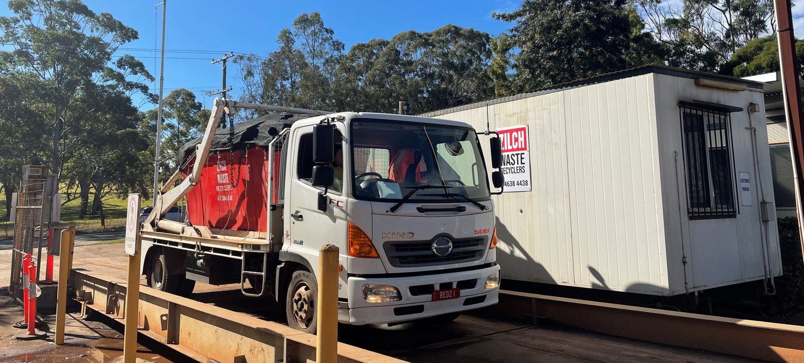 ZW 2 on Weighbridge.jpg1 - Copy copy skip bin delivery truck