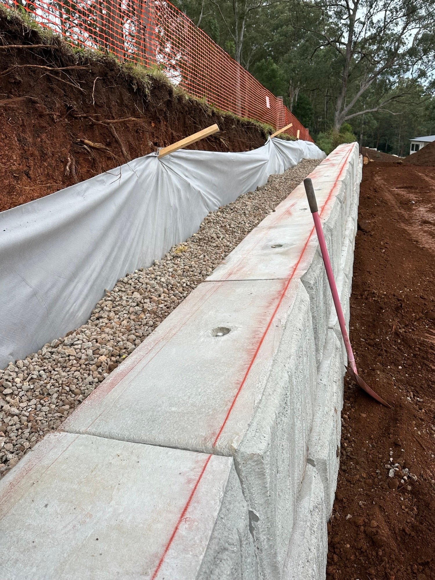 Drainage behind a wall