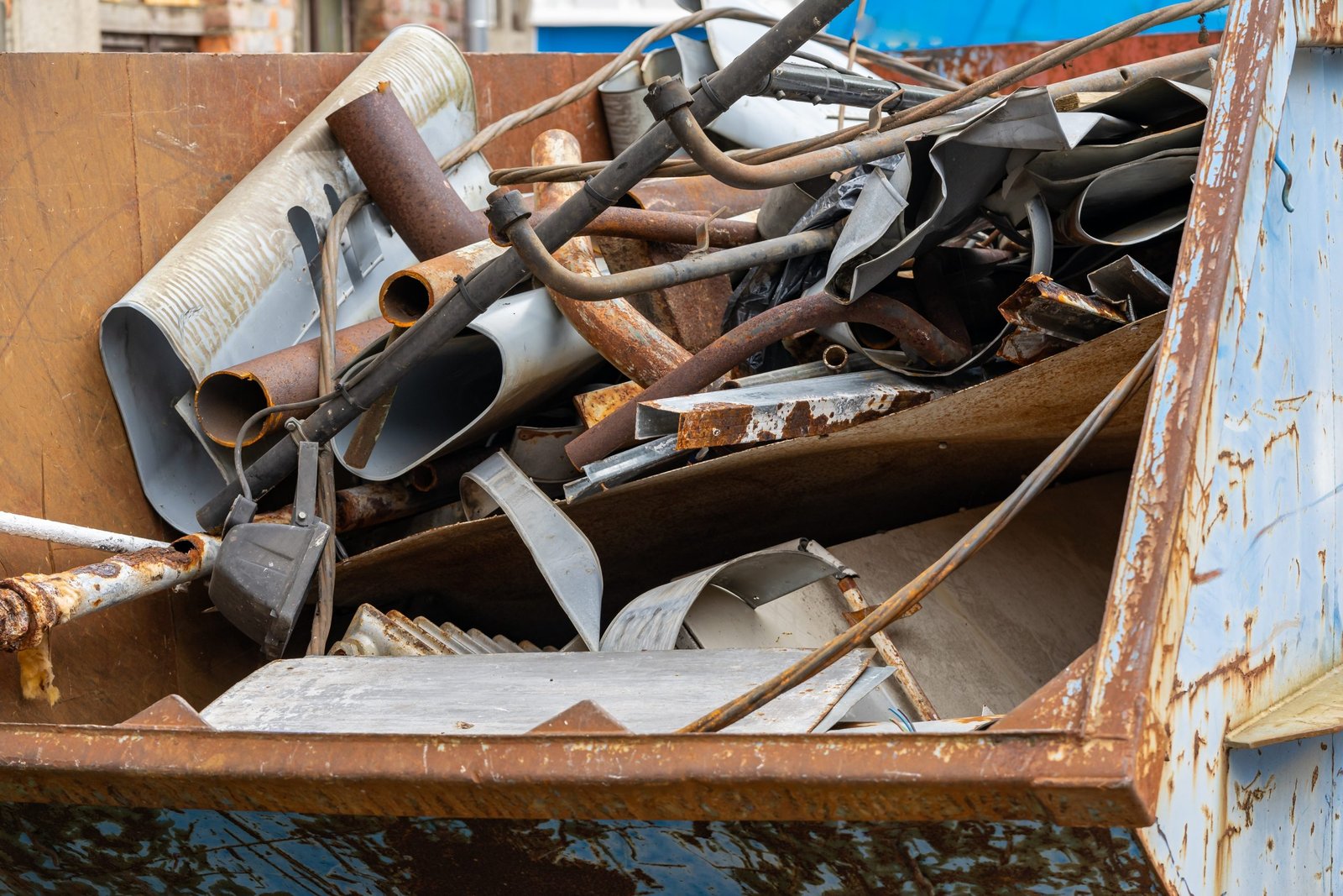 Containers,With,Scrap,Metal,For,Recycling,At,The,Recycling,Center