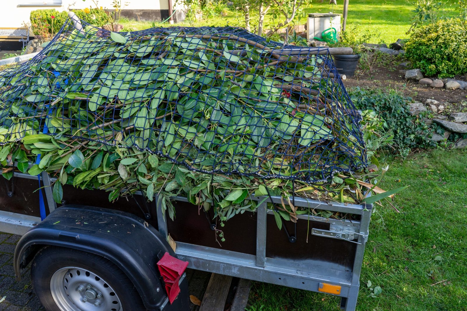 Green,Waste,On,A,Trailer